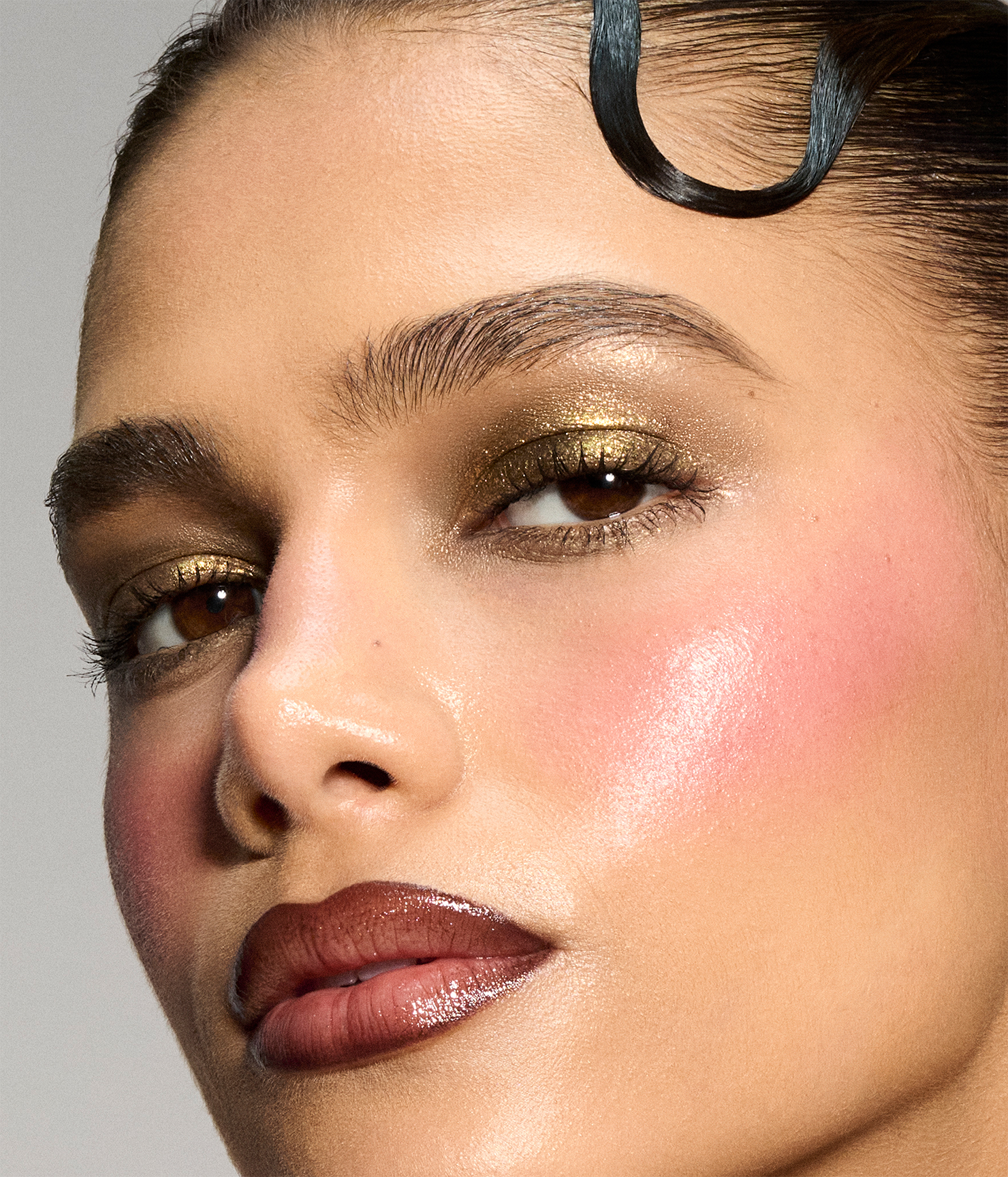 r.e.m. beauty x Wicked: For Good Elphaba Makeup Set - 图片 3