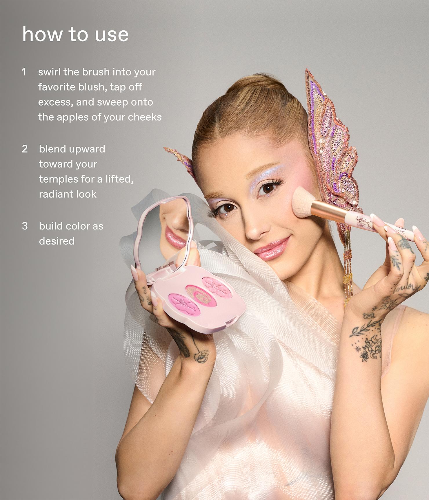 r.e.m. beauty x Wicked: For Good Cherry Blossom Blush Brush - 图片 4